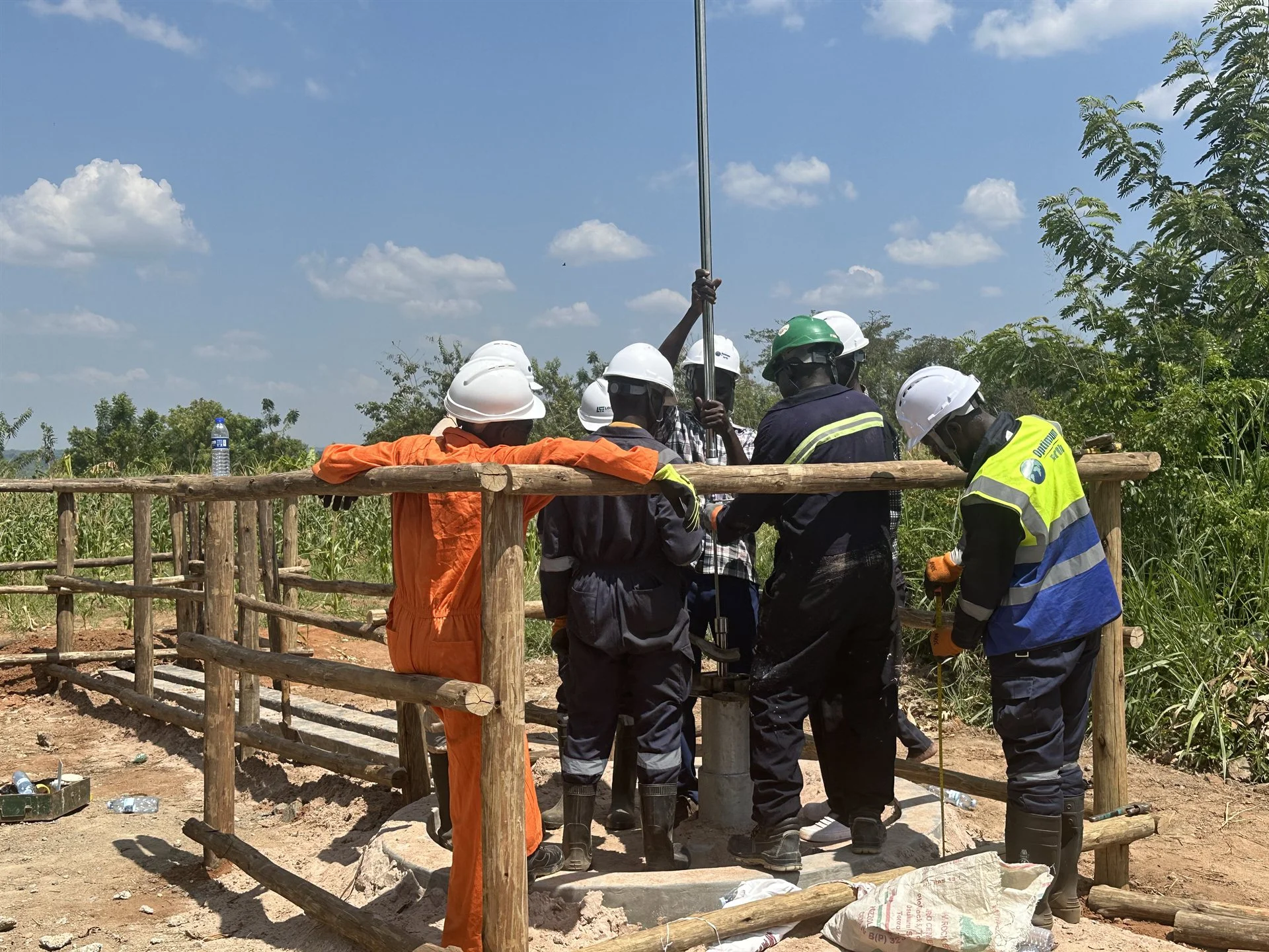 Joint delivery with local contractors